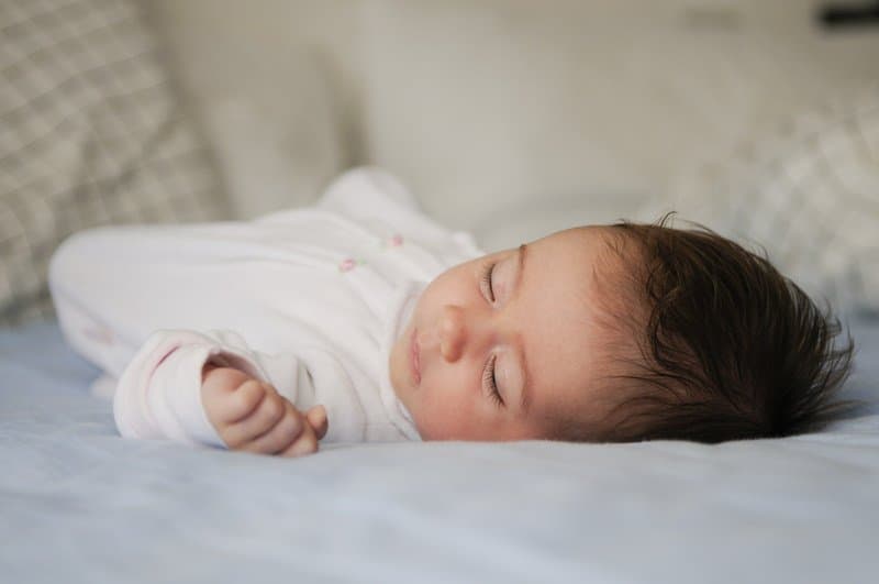 How many hours of sleep does a baby need?