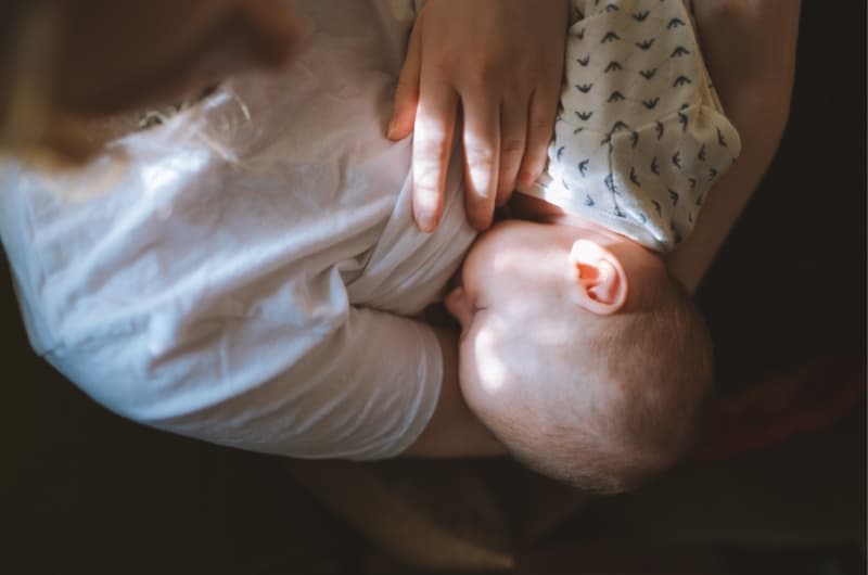 Cluster Feeding In Newborns At Night – Why Do Babies Do It And How To Cope With It?