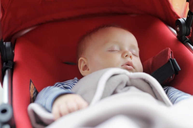 Can My Baby Sleep In Stroller Bassinet At Night? (Safe While On The Go?)